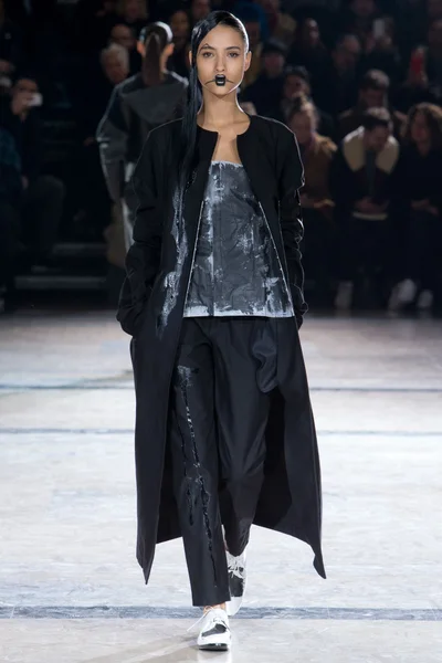 Look 29